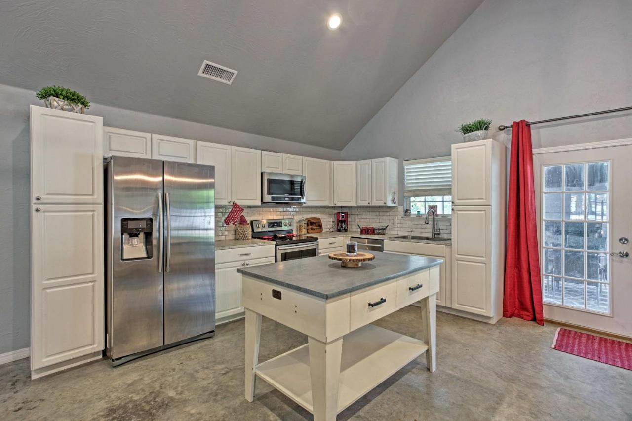 Modern Retreat With Gas Grill - Walk To Lake Texoma! Kingston Exterior foto